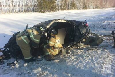 Водитель легковушки погиб при столкновении с фурой в Татарстане