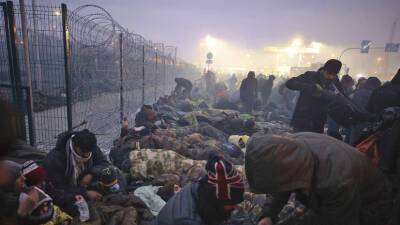 Польские пограничники заявили о попытках мигрантов штурмовать границу с Белоруссией