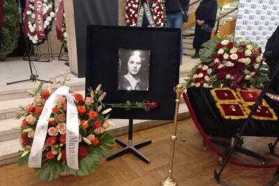 В Москве проходит церемония прощания с Ниной Руслановой