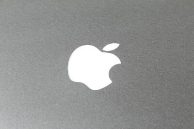 Apple подала в суд на израильскую компанию и мира
