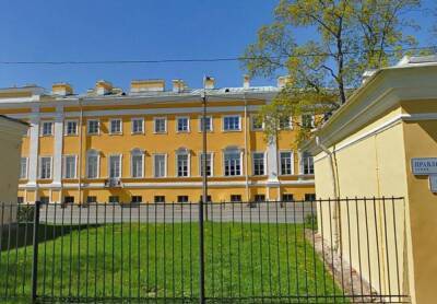 Работы по сохранению Верхнесадского дома проведут в Петергофе