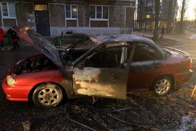 В Сафонове загорелся автомобиль