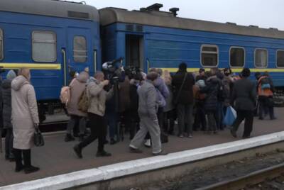Сразу 16 поездов меняют график: "Укрзализныця" предупредила пассажиров — начнутся задержки и опоздания