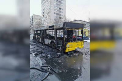 В Комтрансе прокомментировали возгорание автобуса на улице Черкасова
