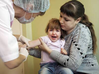 Путин призвал подумать над вакциной для детей от двух лет