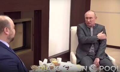 «Пшикнул с одной стороны, с другой стороны». Путин сделал назальную прививку от коронавируса