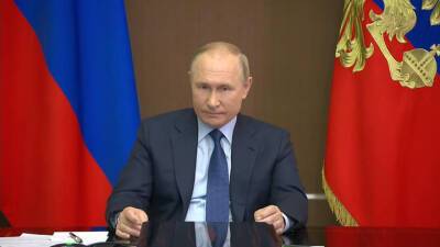 Не только укол: Путин ревакцинировался в две процедуры