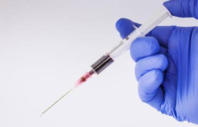В России собираются зарегистрировать вакцину от коронавируса для подростков