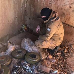 СБУ нашли тайник с противотанковыми минами. Фото