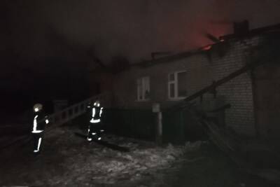В Марий Эл сгорел гараж и повреждена крыша в частном доме