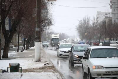 После ухудшения погоды в Астрахани произошло 16 ДТП