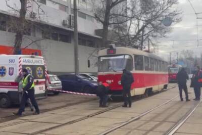 В Киеве женщину насмерть переехал трамвай