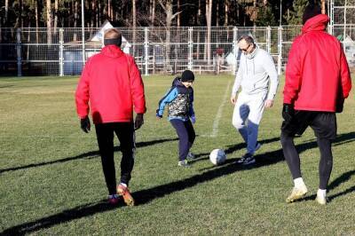 Футбольный клуб «Металлург» исполнил желание сына врача из ковидного госпиталя