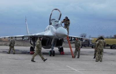 Ударная авиация ВВС Украины под прикрытием истребителей «нанесла удары по противнику» в акватории Черного моря (фото)