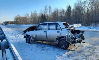 Два человека пострадали в ДТП с большегрузом на тюменской трассе