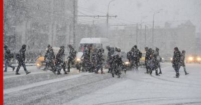 Москвичей предупредили о метели и снегопаде