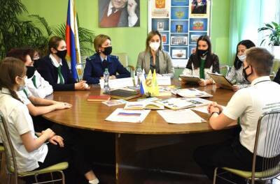 Липецкие школьники поговорили с прокурором о нелегальном контенте в Сети