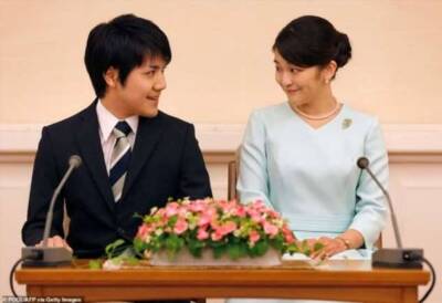 Принцесса Мако вышла замуж за простолюдина и перестала быть членом императорской семьи Японии