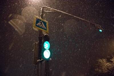 ЦОДД перенастраивает светофоры в Москве из-за снегопада