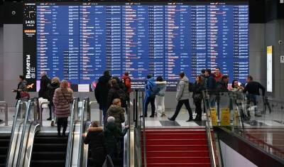 Свыше 20 рейсов задержали и отменили в Москве по причине снегопада