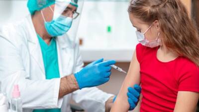 Украина намерена вакцинировать 17 млн человек до конца года