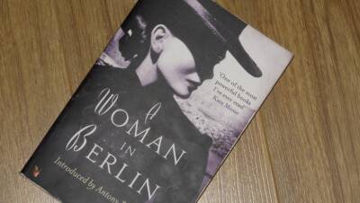 Минюст запретил скандальную книгу Марты Хиллерс "Женщина в Берлине"