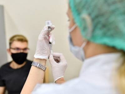 Чипизация и химтрейлы: власти определились с фейками о коронавирусе, за которые будут карать россиян