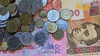 Украина ограничит рост минимальной зарплаты инфляцией +2%