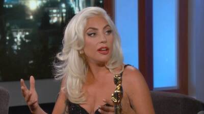 Леди Гага задрала платье, окончательно затмив красотой Сальму Хайек: красноречивые кадры