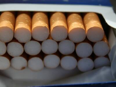Почти 300 млрд: Счетная палата оценила потери бюджета от нелегальных сигарет