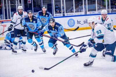 Хоккейная «Сибирь» в домашнем матче проиграла хоккеистам «Сочи»