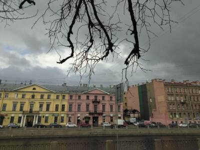 В Петербурге тепло и дождливо