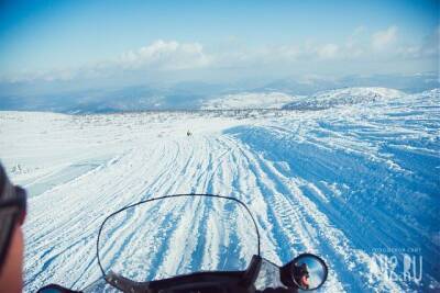 В Шерегеше пять снегоходчиков заблудились на горе Зелёной