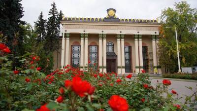 18 исторических люстр вернут в павильон № 5 «Физика» на ВДНХ - vm.ru - Москва - Россия - Латвия