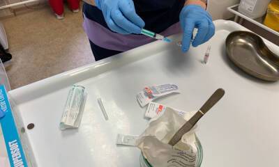 Обязательную вакцинацию для людей старше 60 ввели в Ленинградской области