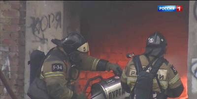 В Таганроге при пожаре в гараже пострадал мужчина