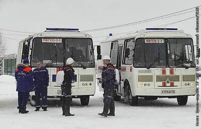 Погибшие есть среди 48 горняков, остающихся в аварийной шахте в Кузбассе