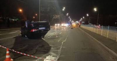 В Киеве драка на дороге спровоцировала ДТП, жертвой которого стал полицейский