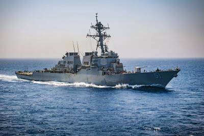 Эскадренный миноносец ВМС США направился в Черное море