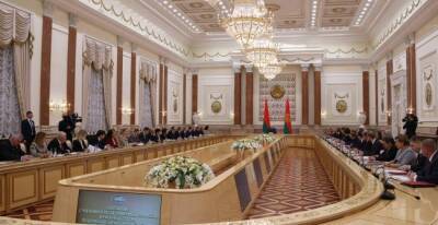 Лукашенко: Работа над новым вариантом Конституции Белоруссии подходит к концу