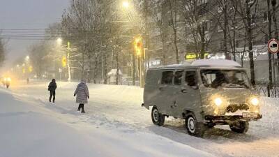 Поселок в Хабаровском крае оказался в снежном плену