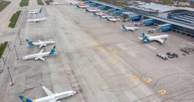 Шмыгаль поручил Мининфраструктуры удешевить билеты на внутренние авиарейсы в Украине
