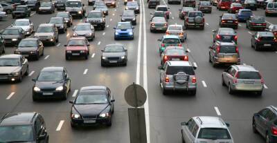 Госдума может рассмотреть поправки о наказании лихачей на дорогах в декабре