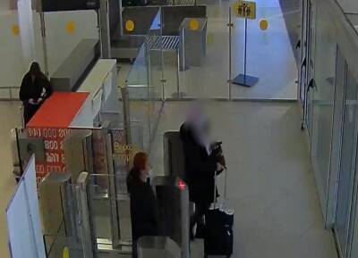 Москвичка в аэропорту Нижнего Новгорода присвоила себе понравившуюся дорожную сумку