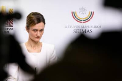 Спикер сейма Литвы призывает присоединиться к кампании против насилия над женщинами