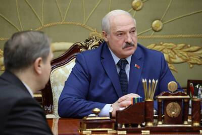 Лукашенко назвал политиков ЕС мерзавцами и призвал оплатить билеты беженцам