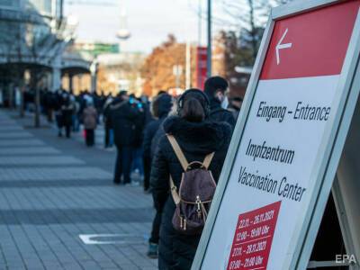 ЕС планирует ввести в COVID-сертификаты обязательность третьей дозы и сократить срок их действия – Euractiv