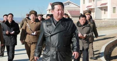 В Северной Корее запретили носить кожаные пальто и копировать стиль Ким Чен Ына
