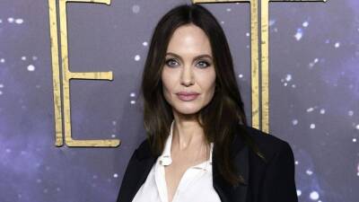 В чем Брэд Питт обвинил Анджелину Джоли?