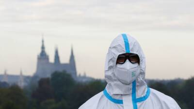В Чехии с 26 ноября введут режим ЧС из-за ситуации с коронавирусом